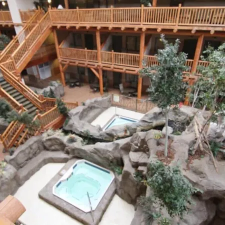 Casper C'mon Inn Hotel & Suites