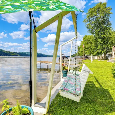 Canandaigua Lakefront Gem w/ Dock & Boat Slip