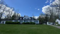 High Tide Inn