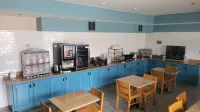 Country Inn & Suites by Radisson, McDonough, GA - Morgenmad