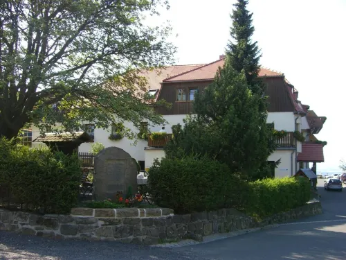 Rübezahlbaude Hotels in Grossschonau