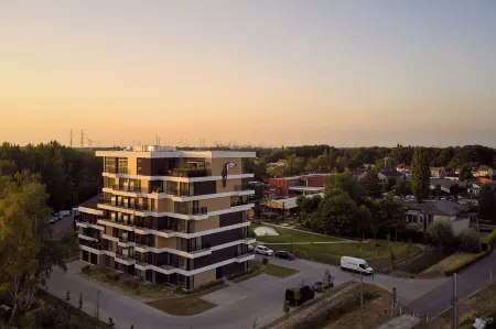 Van der Valk Hotel Beveren Отели в г. Синт-Никлаас