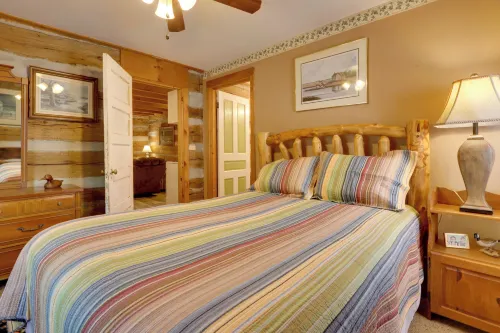3 Mi to Nat’l Park: Townsend Apt on Little River! - 3-Star