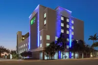 Holiday Inn Express & Suites Fort Lauderdale Airport South