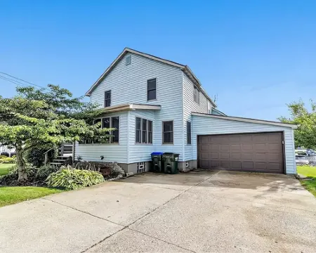 Waterfront Getaway with Boat Slip/Dock and Spectacular Sunsets on Ahnapee River アルゴマのホテル