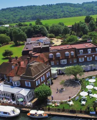Macdonald Compleat Angler Hôtels à : 