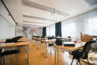 Scandic Kungens Kurva Hotels in Skarholmen