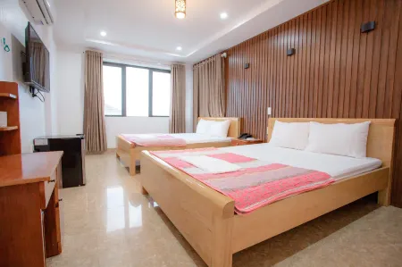 KHÁNH Gia Hotel Отели рядом с достопримечательностью «Cửa hàng phụ kiện thời trang BG»