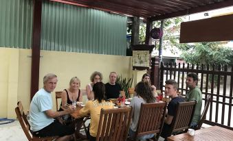 Qua Cam Tim Homestay