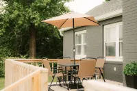 Modern Comforts with Smart Amenities - Stylish Cozy Oasis