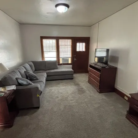 Charming 1-bedroom Duplex with AC, WiFi, Gym access etc...