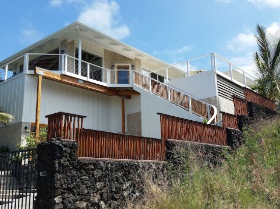 Ocean Beach Home In The Heart Of Authentic Old Hawaii