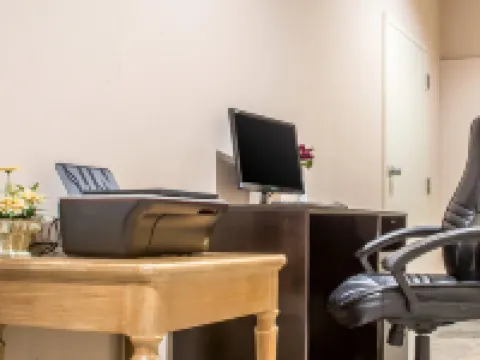 Quality Inn & Suites Palm Island Indoor Waterpark Hotels in Batavia