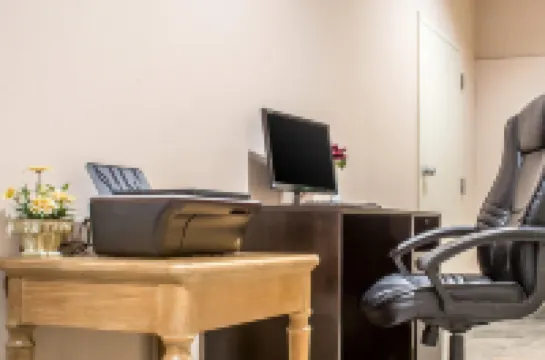 Quality Inn & Suites Palm Island Indoor Waterpark Hotels in Batavia