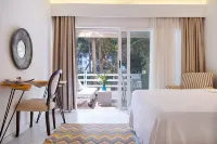 Yasos by the Sea