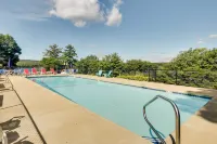Laconia Home w/ Beach - 1/2 Mi to Weirs Beach - 3 étoiles
