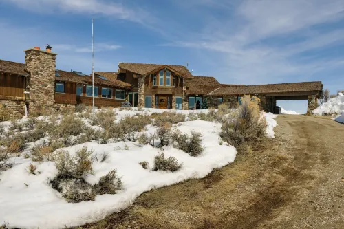 Cora Home w/ Mountain Views - Fishing on-Site!