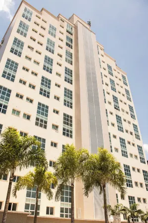 Hotel City Hall Отели в г. Сан-Жосе-дус-Кампус