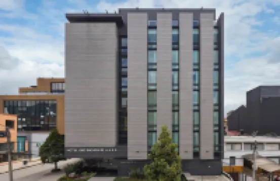 Exe Bacata 95 Hotels near بارك دي لا 93