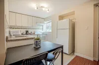 Spacious Queen Bedroom Walk-out Unit 리저널 뮤니시펄리티 오브 요크 호텔