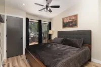 Table Rock Lake Cabin Getaway! Close to Lake, SDC, Showboat, and more!