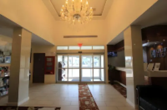 โรงแรมควีนส์ โรงแรมในนิวยอร์ก