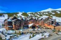 One Ski Hill- Ski in & Out Luxury Condo - Sauna, Pool, Gym, Bowling, Theater