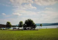 Entire House with private lake access and hot tub! Near local ski resorts!!