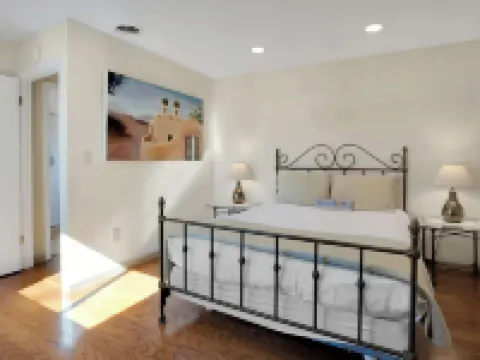 Stunning Coastal Cottage w/ Views of Monterey Bay! Hotels in Watsonville