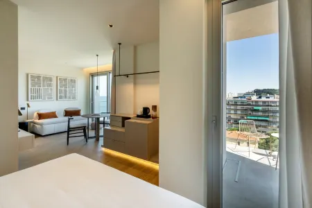 Opera Suite Hotel Pesaro Отели рядом с достопримечательностью «Sfera Grande di Pomodoro»