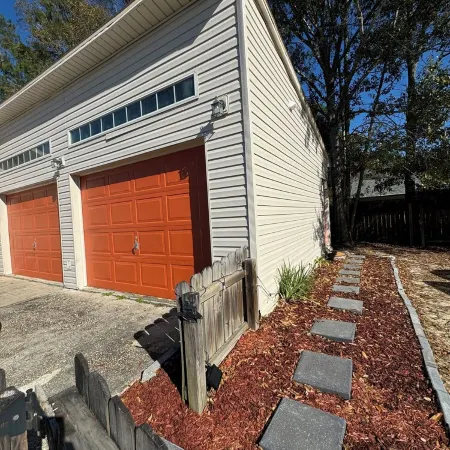 Central Pensacola Studio, Groovy & Spacious