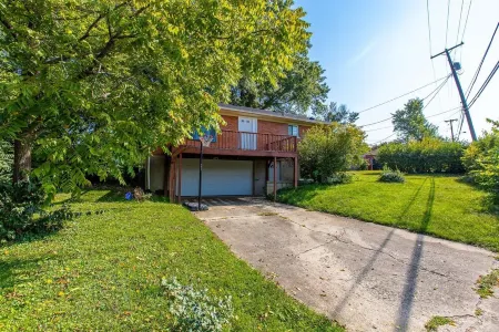 4 Bed 3 bath clean , spacious all brick home , welcome families and work groups Отели в г. Кларк