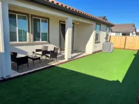 Beautiful New Home in Elk Grove - Cool Getaway