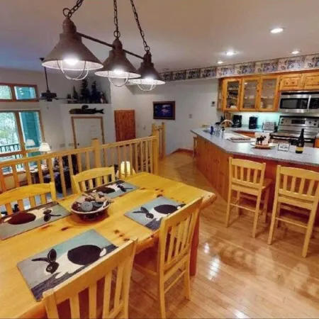 Superior Sanctuary on Lake Superior. Just 6 mi from Lutsen Mountain ski resort!