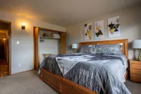 Family-Friendly Condo-1 Minute Walk to AF Lifts, Equipment Rental, Restaurants