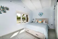 Palm trees, Private pool, Minutes from fabulous beaches.