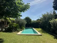 Charming Villa With AC in Alpilles Hotels in Paradou