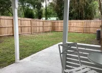 Serene in-town 3 bedroom house with AC, WiFi in quaint Lake City FL