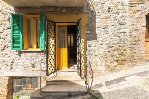 2 bedroom private vacation home in san feliciano, magione, perugia Hotels in Magione