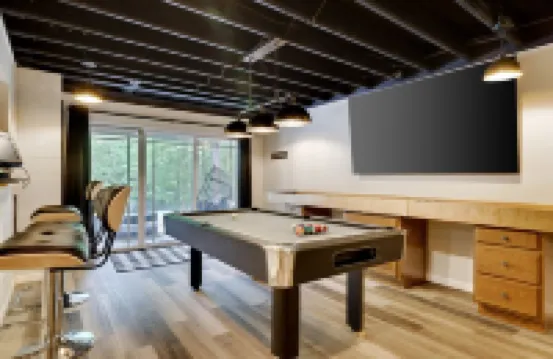 Welcome to the Whitetail Lodge!