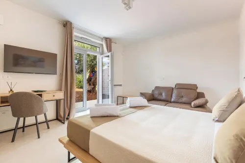 Tenuta Cuccovivo - Villa di Lusso con Piscina Vista Mare a 5 Minuti da Ostuni