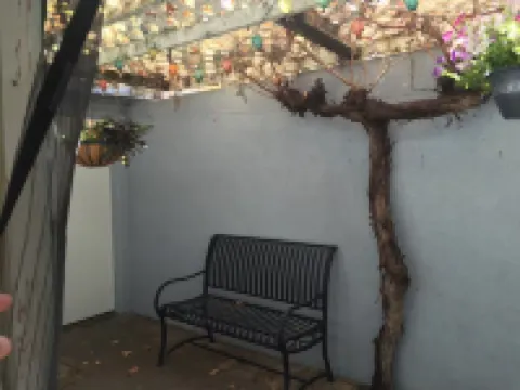 Charming 2-bedroom house with AC in Modesto