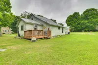 Visit Fife Lake and Traverse Bay! Farmhouse Hideaway - 3-Star