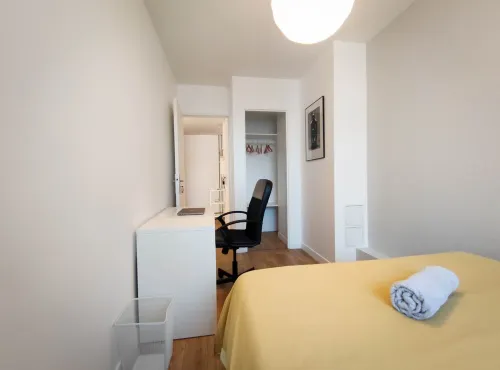 Charming room in shared apartment Cergy center