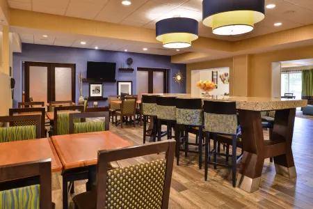 Hampton Inn Harrisonburg-South Отели в г. Маунт Крофорд
