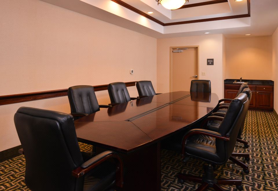 햄프턴 인 해리슨