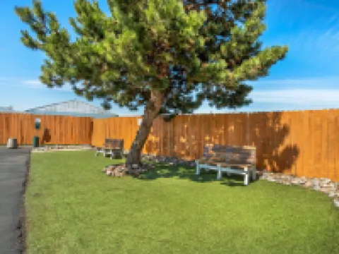 Quality Inn Klamath Falls - Crater Lake Gateway Hotels in Altamont