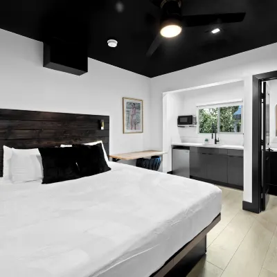 The Neon Elm Hotel Hotels near San Diego Zoo