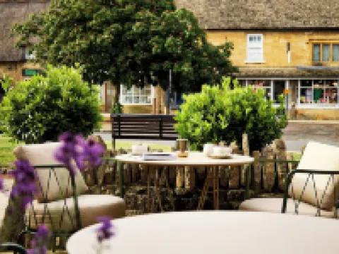 House of George W Davies Hotels in Broadway