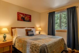 Charming Cabin with Cozy Loft and Modern Amenities - Inviting Getaway